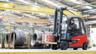 The new E30 electric forklift truck with Linde Steer Control The new E30 electric forklift truck with Linde Steer Control